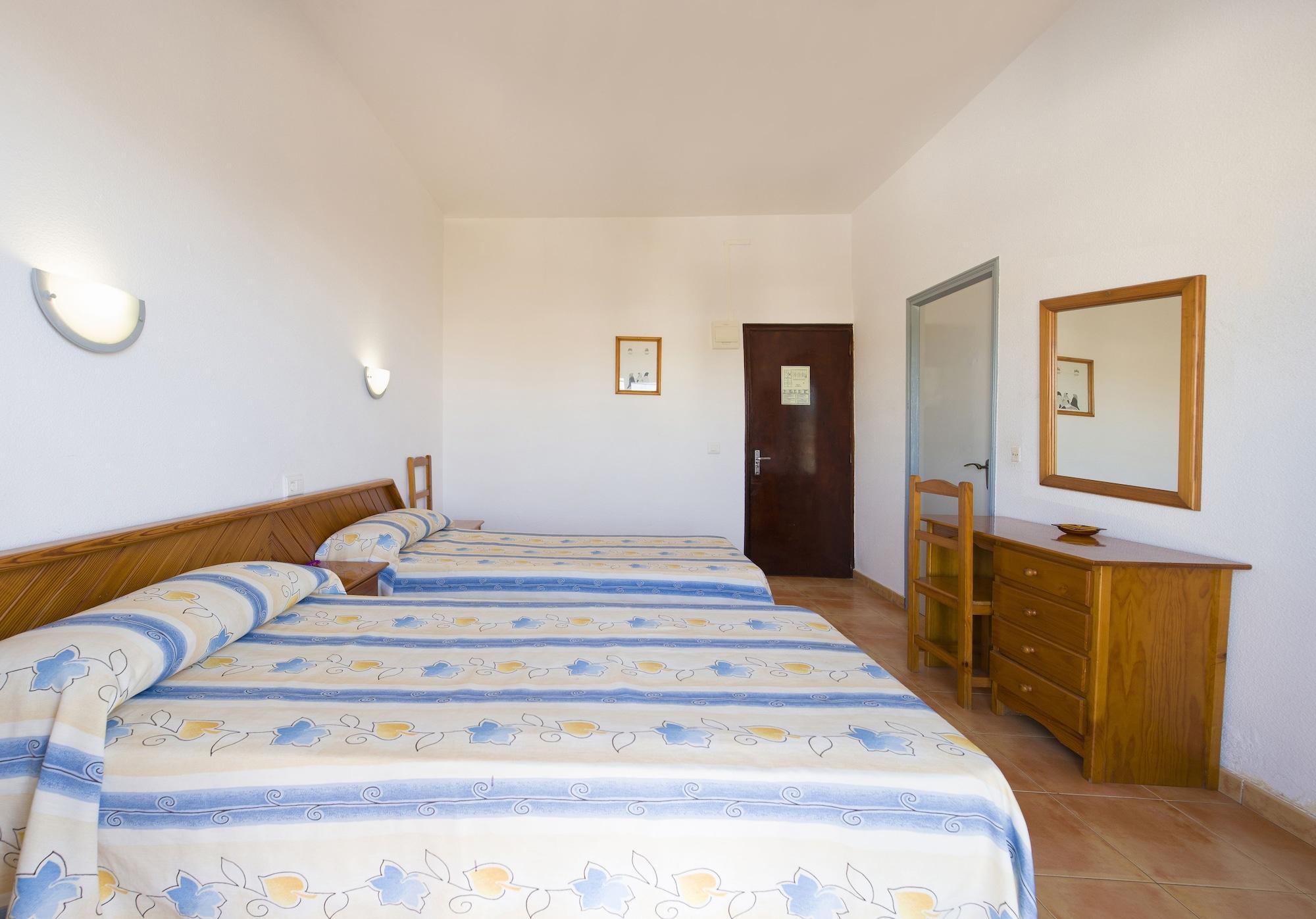 Hostal Anibal - Ab Group San Antonio  Bagian luar foto