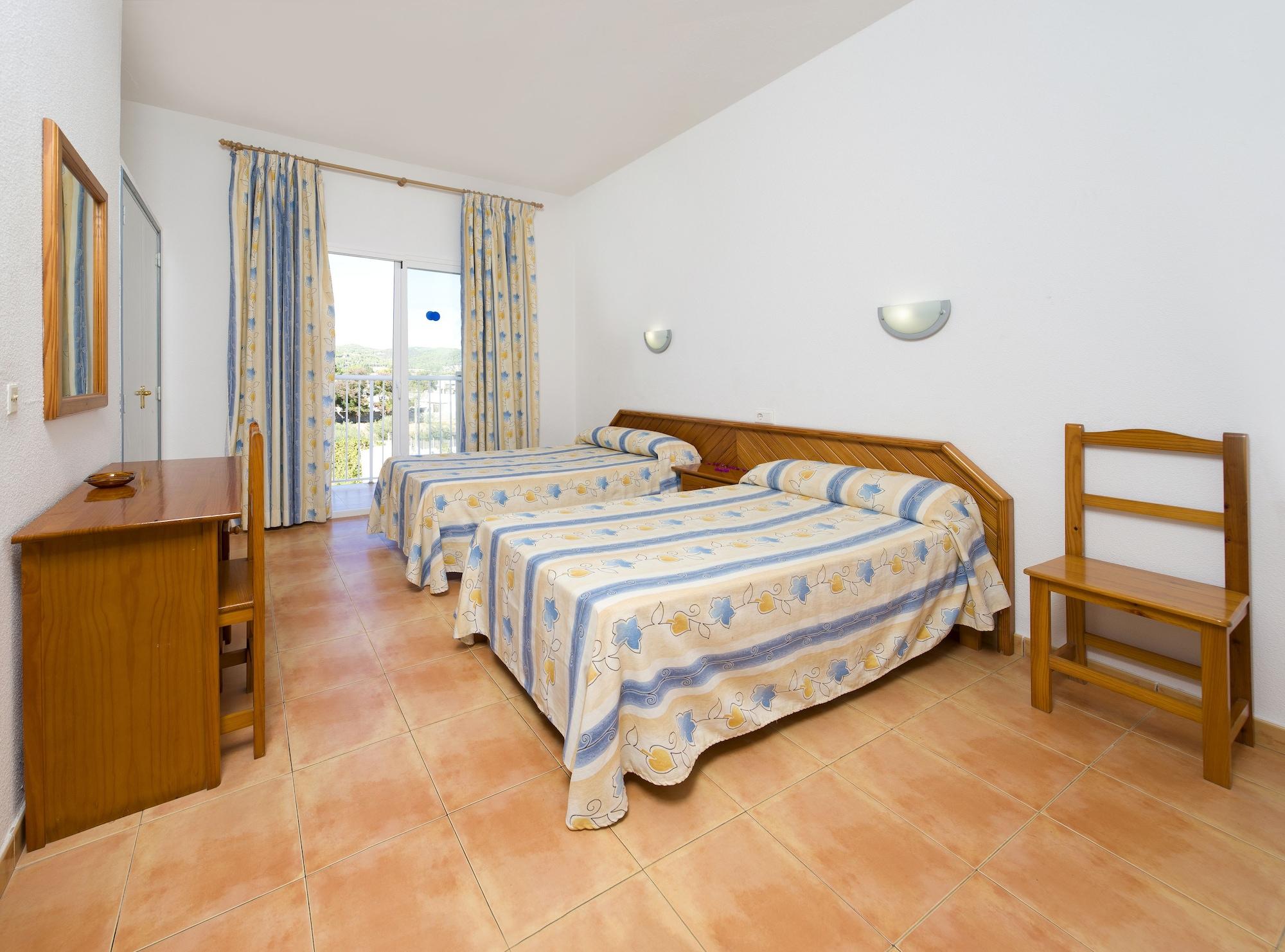 Hostal Anibal - Ab Group San Antonio  Bagian luar foto