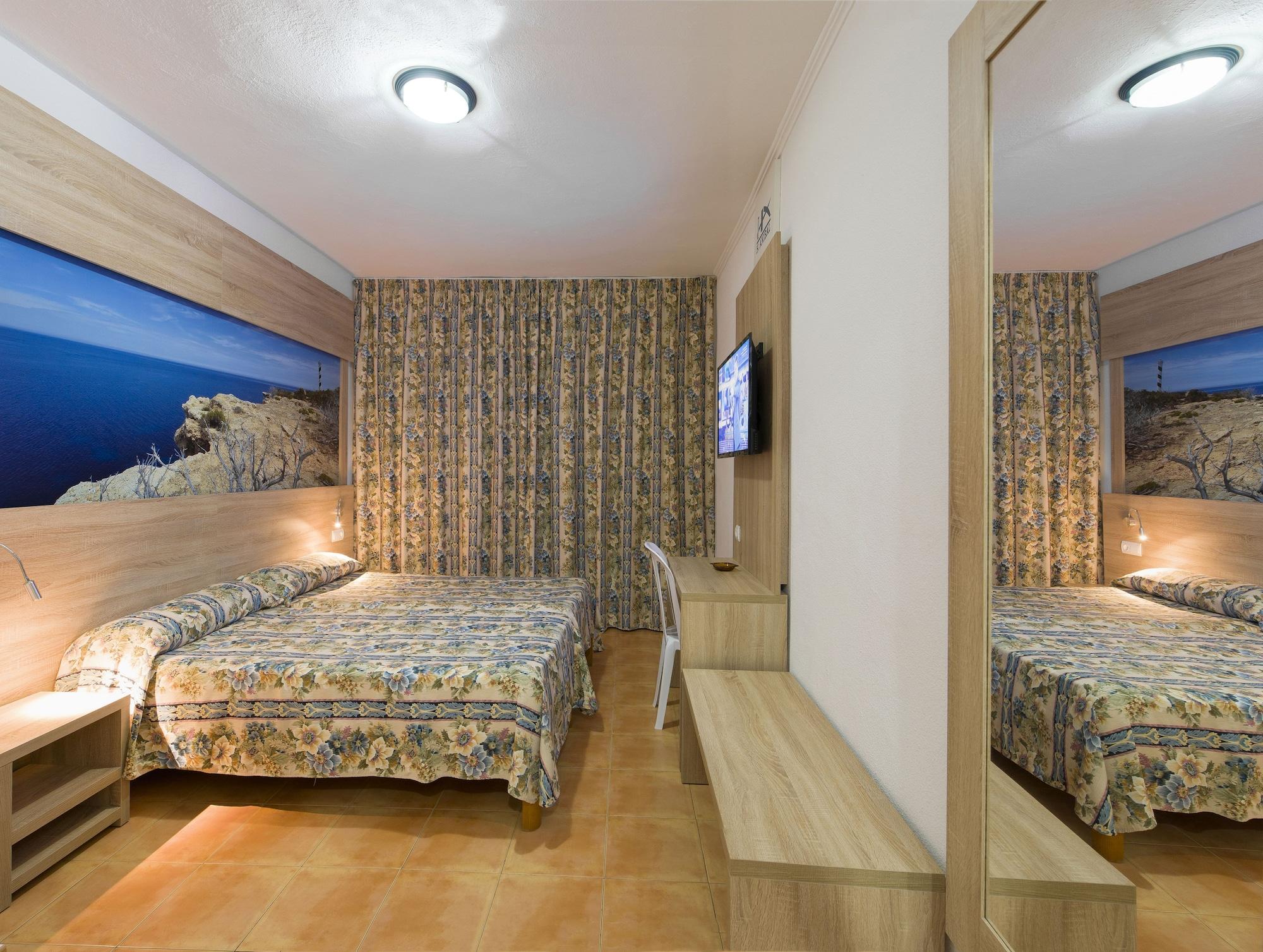 Hostal Anibal - Ab Group San Antonio  Bagian luar foto