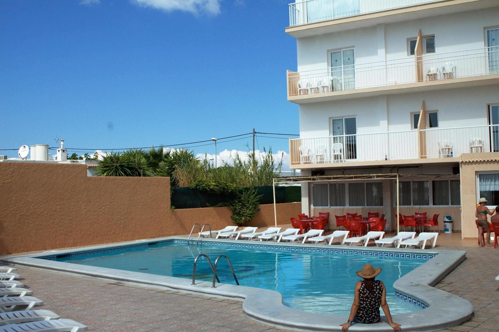 Hostal Anibal - Ab Group San Antonio  Bagian luar foto