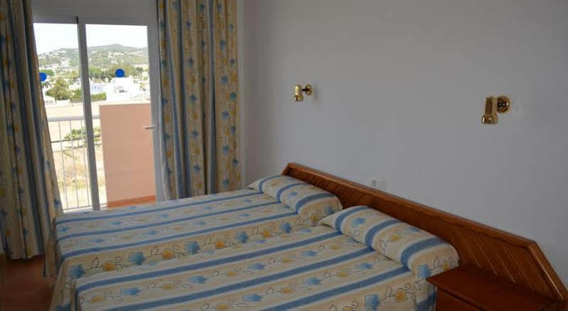 Hostal Anibal - Ab Group San Antonio  Bagian luar foto