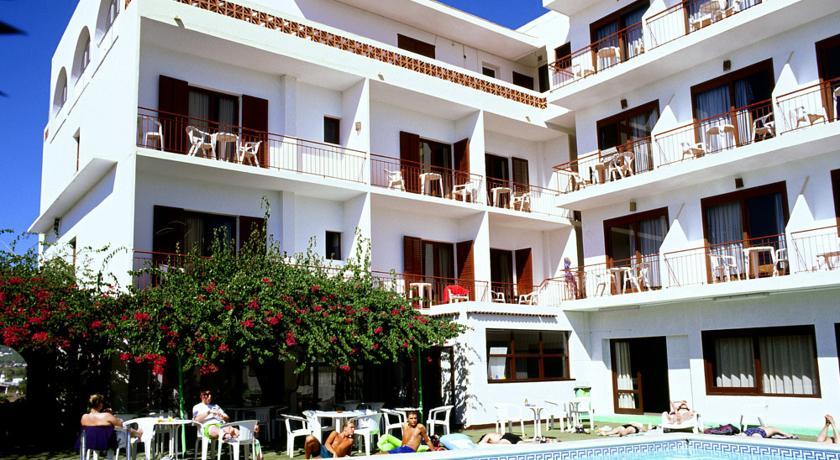 Hostal Anibal - Ab Group San Antonio  Bagian luar foto